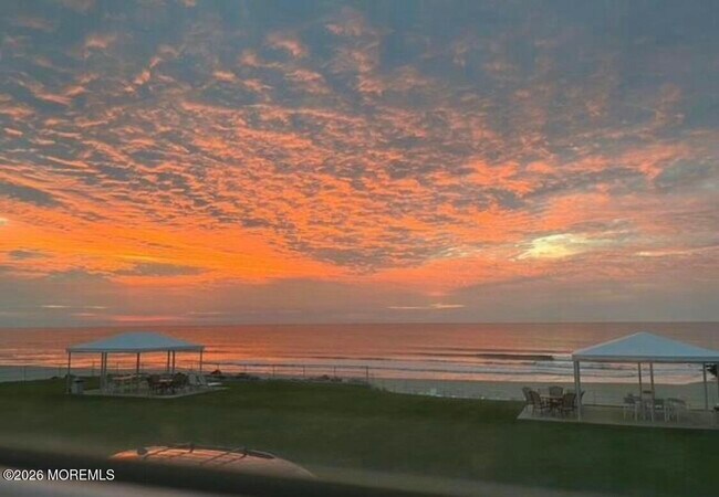 Building Photo - 1 Roseld Ave