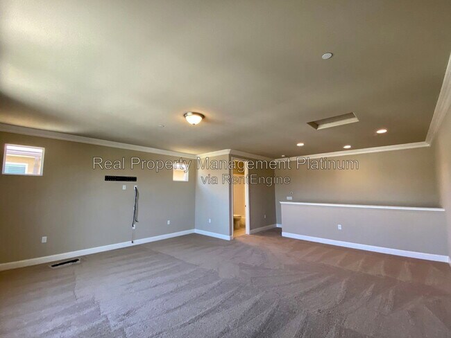 Building Photo - 2141 W Juliet Way