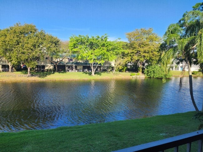 Building Photo - 537 N University Dr