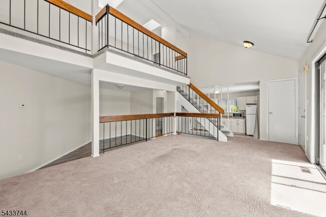 Building Photo - 30 Chestnut Ct