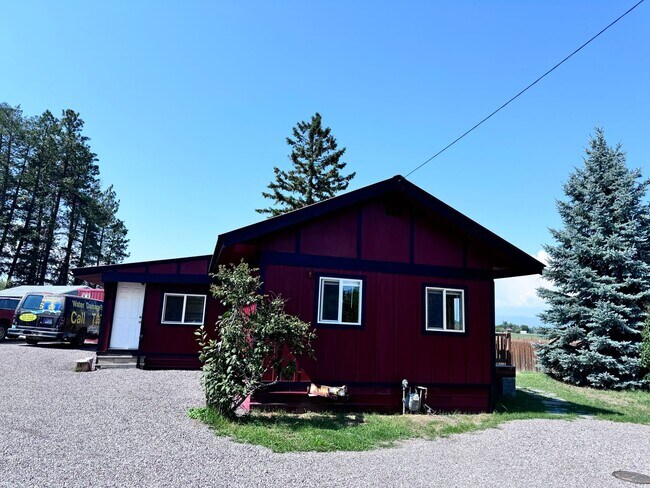 Primary Photo - Lovely Evergreen Home