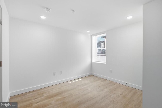 Building Photo - 2554 N 12th St