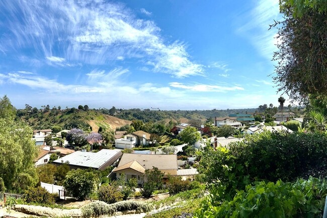 Building Photo - Beautiful fully remodeled home in sunny San Diego!