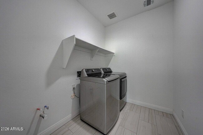 Building Photo - 20398 W Elm Dr