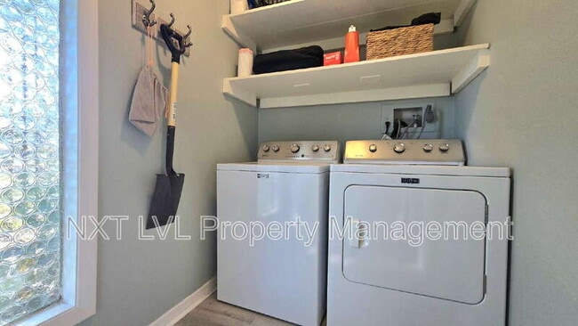 Building Photo - 4279 Island Cir