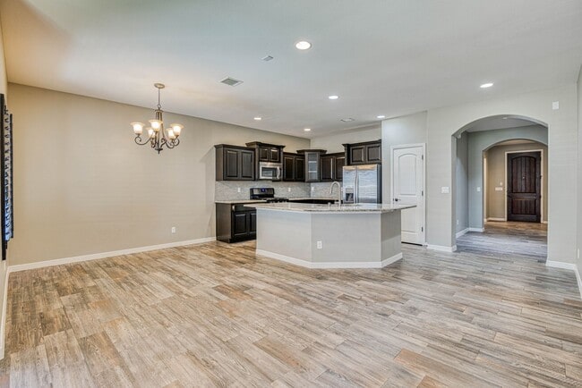 Building Photo - Beautiful East side House in Ventanas Subdivision