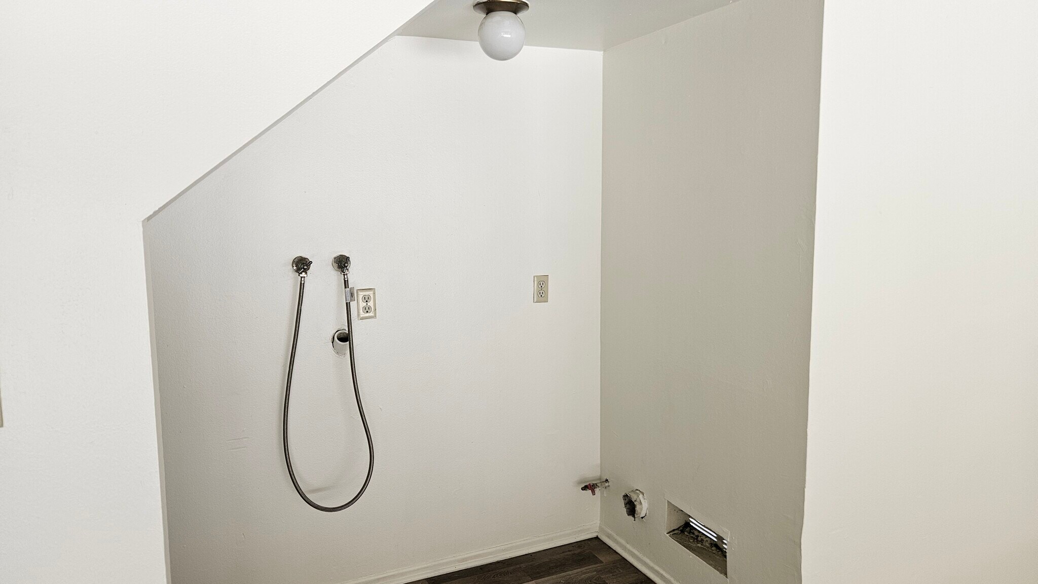 Building Photo - 2241 Florencita Dr W