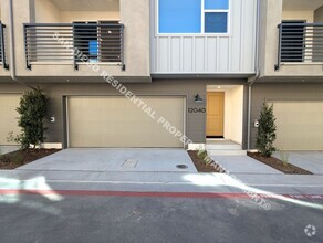 Building Photo - Beautiful and Brand New Carmel Mountain Ra...