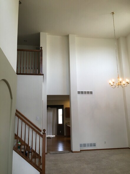 Building Photo - 1743 E 164th Pl