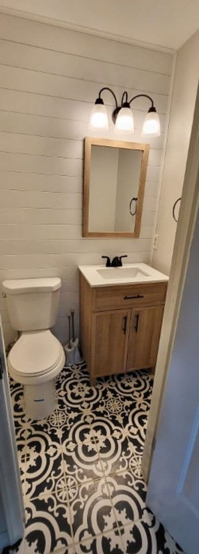 Building Photo - Home on Corner lot in Wood Valley