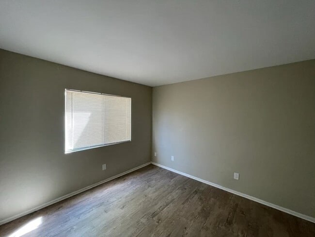 Building Photo - 41234 Almond Ave