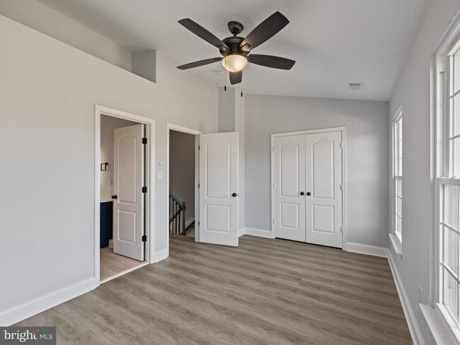 Building Photo - 13133 Park Crescent Cir