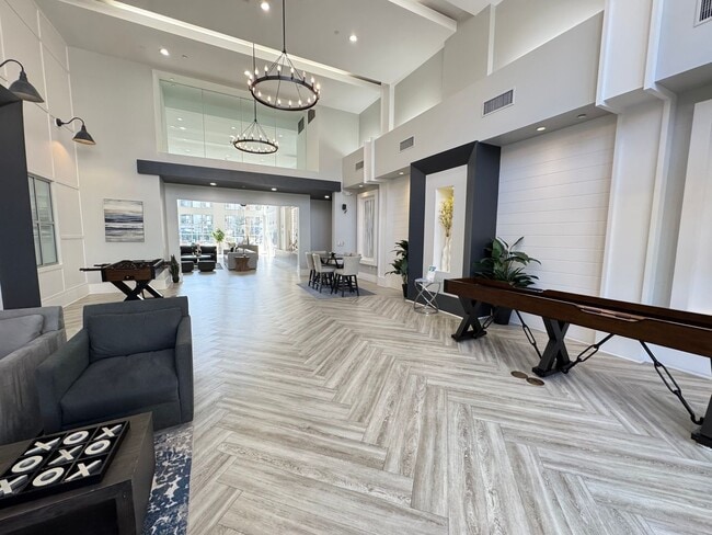 Building Photo - Stunning 1Bd/1Ba Condo in The Heart of Irv...