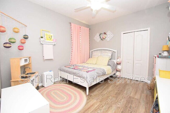 Building Photo - 7061 Heatherbrook Dr