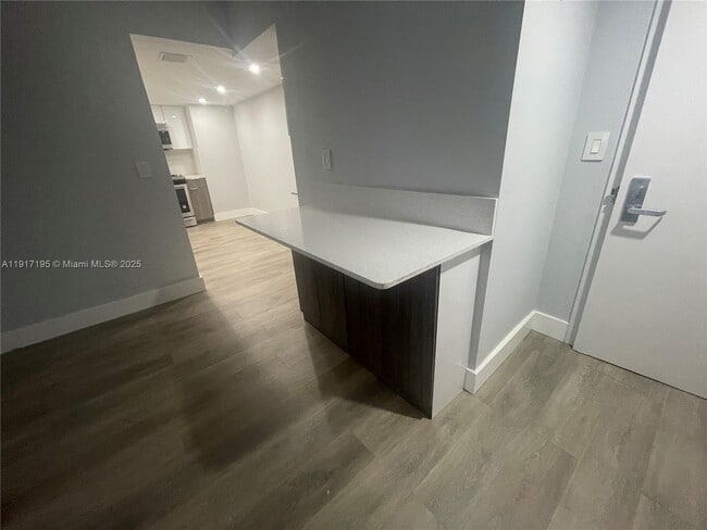 Building Photo - 780 NE 69th St