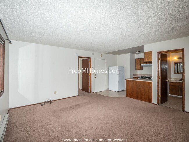 Building Photo - One Bedroom Hawthorne Apartment w/ Secure ...