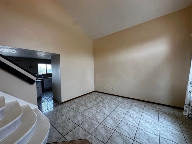 Building Photo - 800 Halter Dr SW
