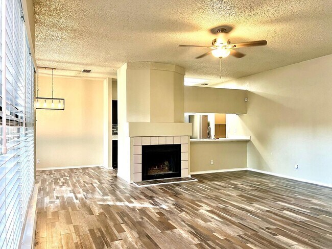 Building Photo - 207 Canoga Park Dr