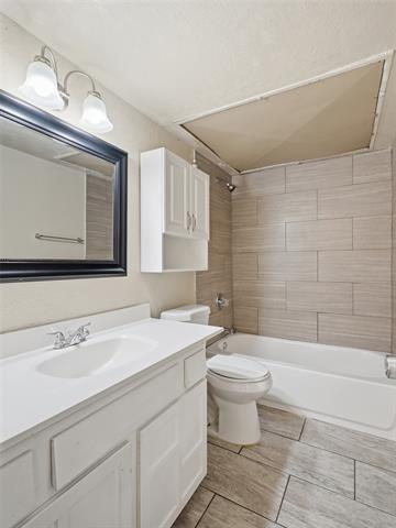 Building Photo - 1373 Oakbluff Dr