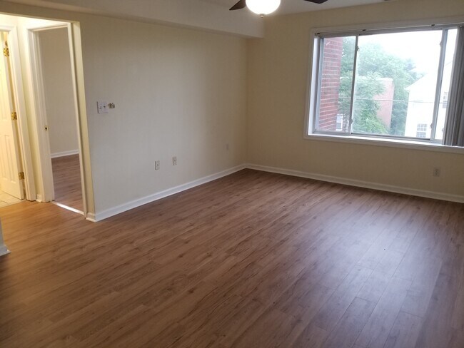 Building Photo - 3865 Halley Ter SE