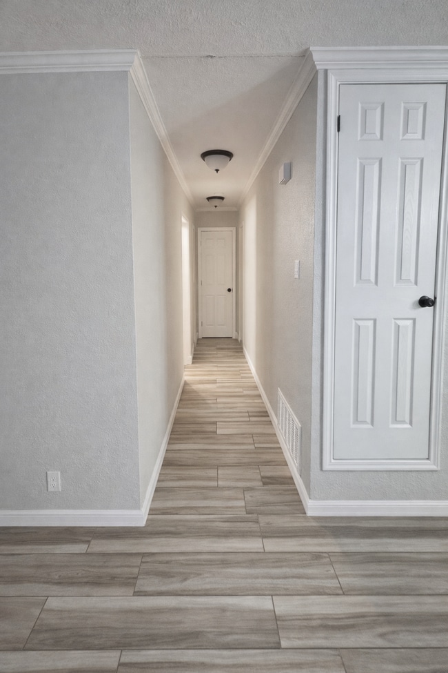 Building Photo - 1004 Starlite Dr