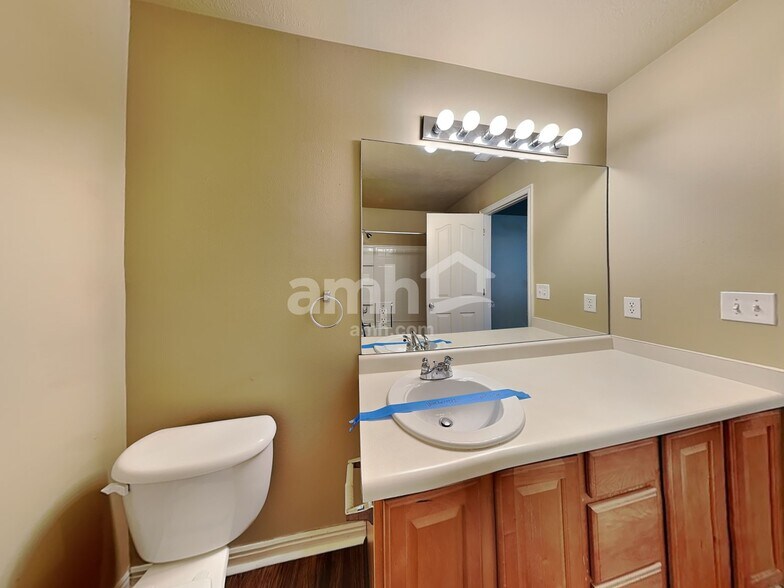 Building Photo - 4482 Heritage Dr