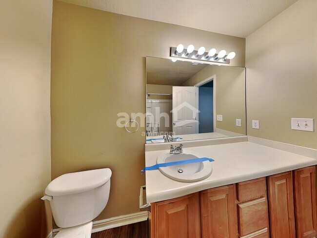 Building Photo - 4482 Heritage Dr