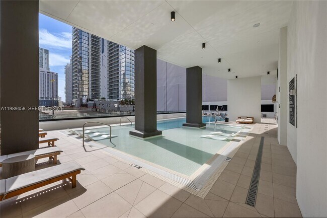 Building Photo - 225 N Miami Ave