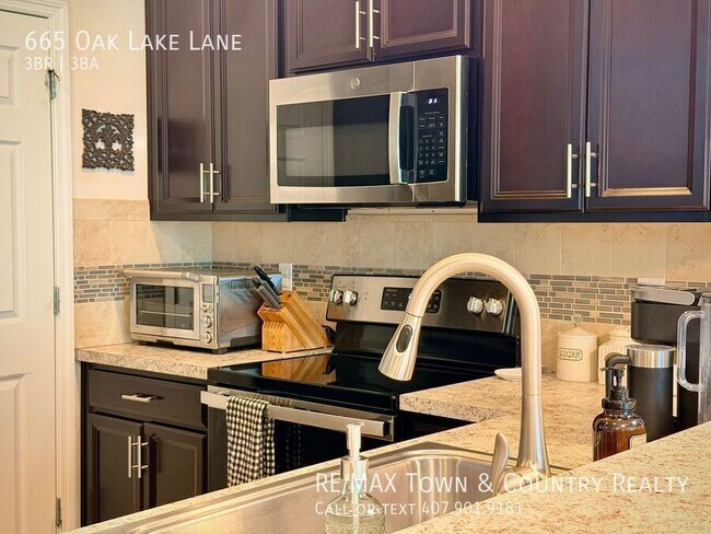 Building Photo - 665 Oak Lake Ln