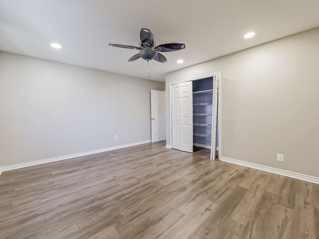 Building Photo - Fully Upgraded 3-Bed Farmington Hills Home!
