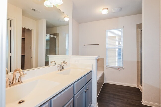 Building Photo - 4302 McGregor Blf Ln