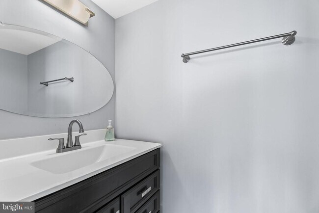 Building Photo - 301 N Beauregard St