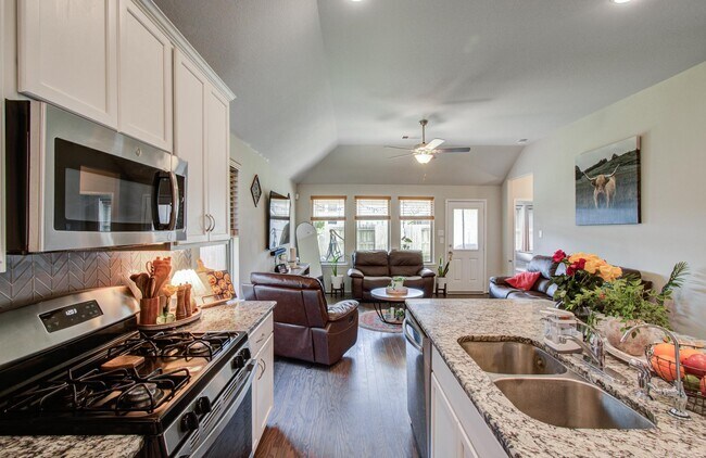 Building Photo - 32038 Quail Terrace Ln