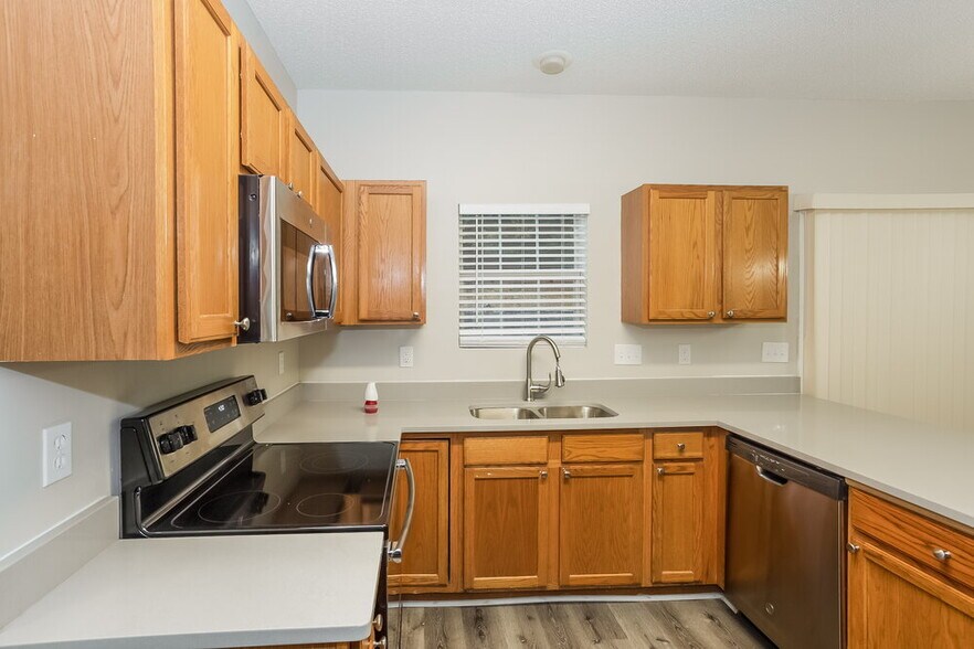 Building Photo - 2711 Clarencefield Dr
