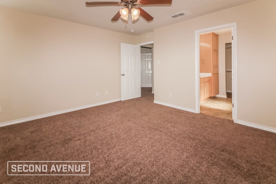 Building Photo - 1968 Westwood Dr