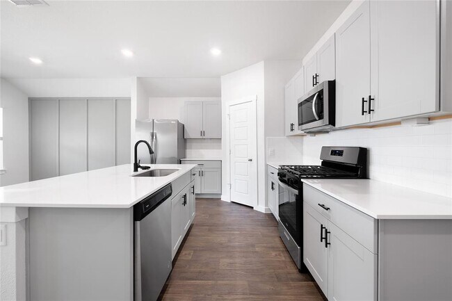 Building Photo - 645 Jane Long Dr