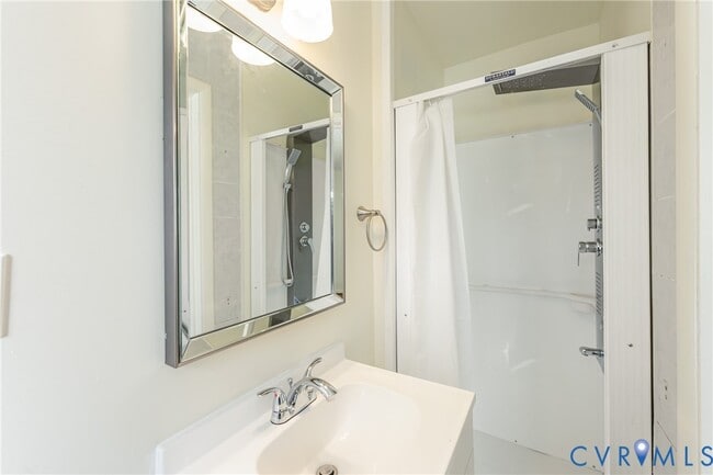 Building Photo - 2604 Sunnybrook Rd