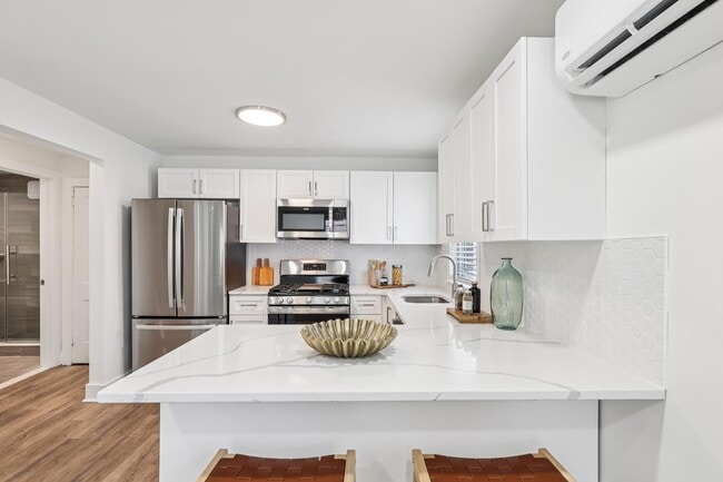 Building Photo - 2331 Haverford Rd