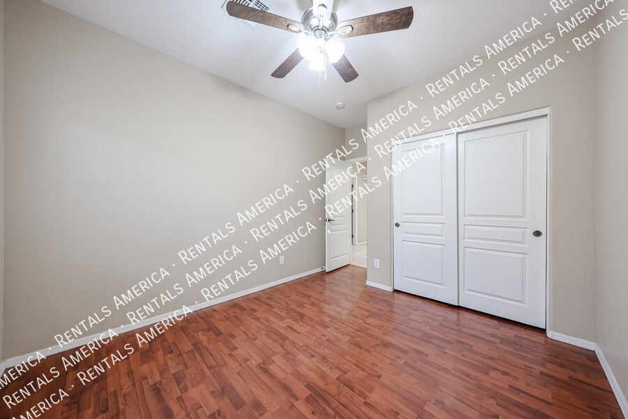 Building Photo - 7414 N 88th Ln