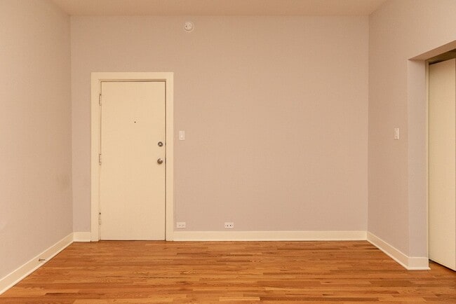 Building Photo - 2425 N Kedzie Blvd