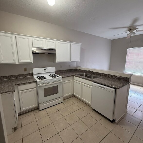 Building Photo - 19959 Sycamore Valley Dr