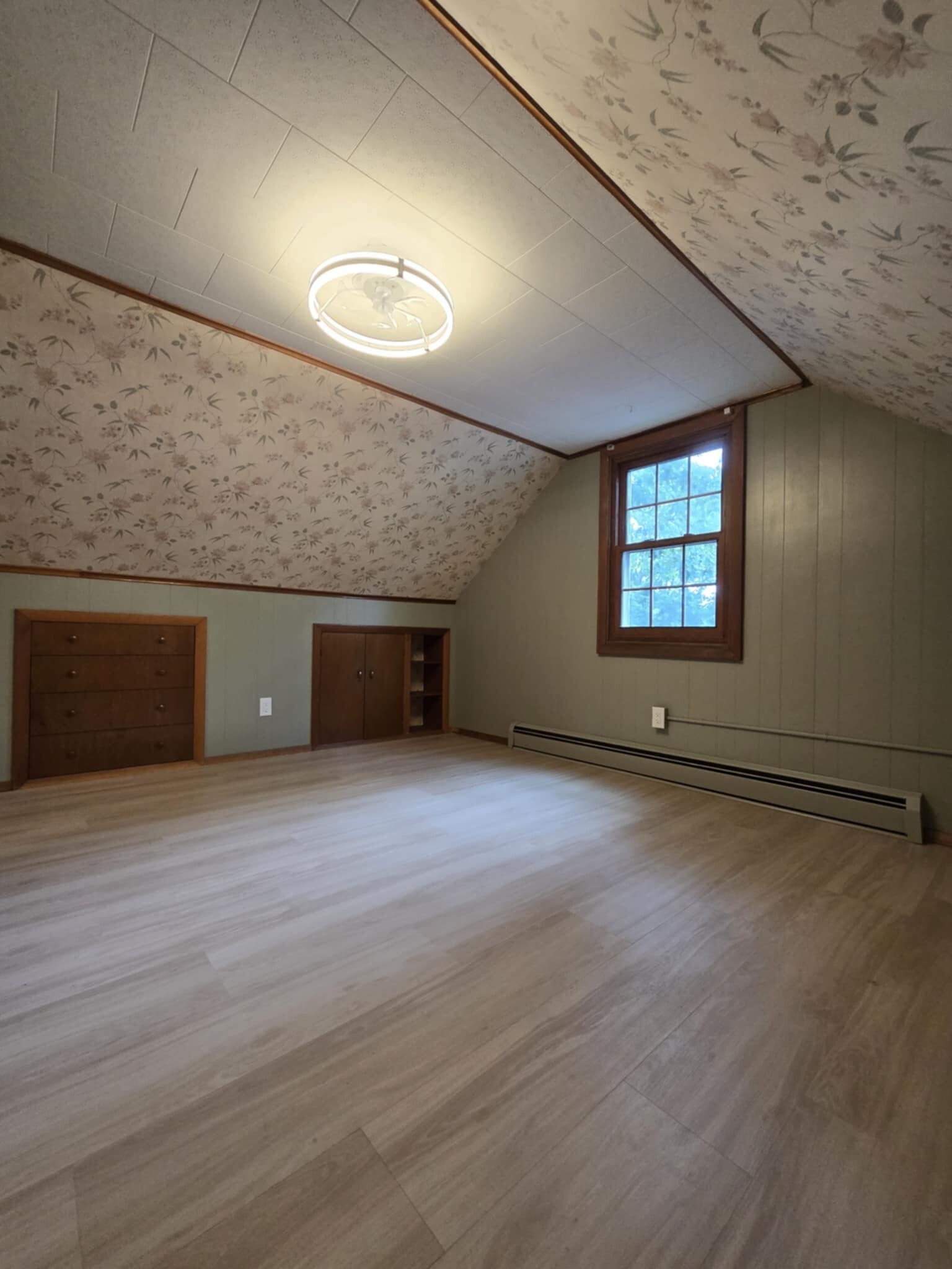 3rd bedroom - 2nd floor - 1280 S Beech St