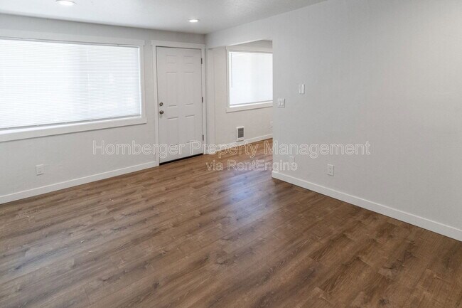 Building Photo - 5416 N Lacey St