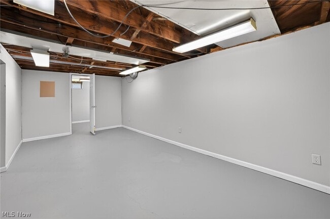 Building Photo - 1568 Parker Dr