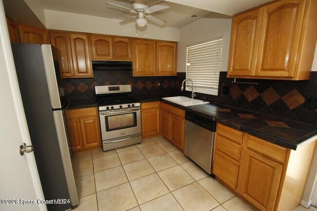 Building Photo - 3222 Galleon Ave NE