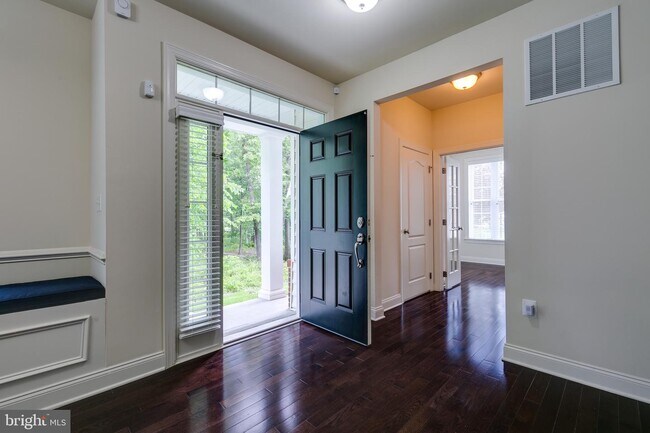 Building Photo - 42948 Courtland Chase Square