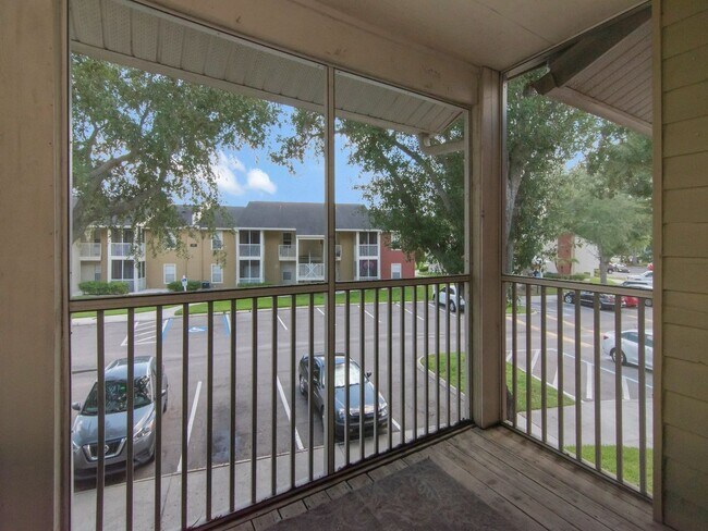 Building Photo - Park Lake — 1 Bed / 1 Bath + Den | Upstairs Condo | Brandon, FL