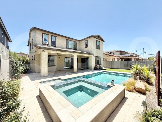 Building Photo - 262 E Lantana Dr