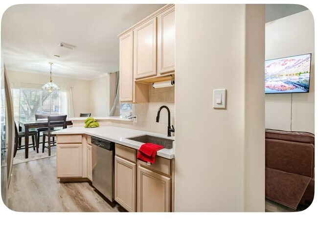 Building Photo - 13674 Garden Grove Ct