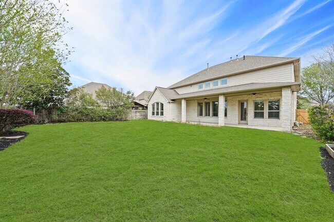 Building Photo - 28223 Red Shady Oaks Dr